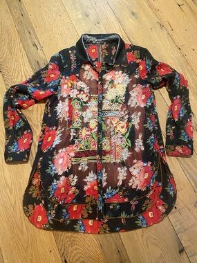 Aratta Silent Journey Black Red Embroidered Floral Top Blouse Anthro M